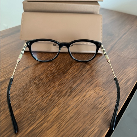 Brand new Burberry frames - Picture 9 of 9